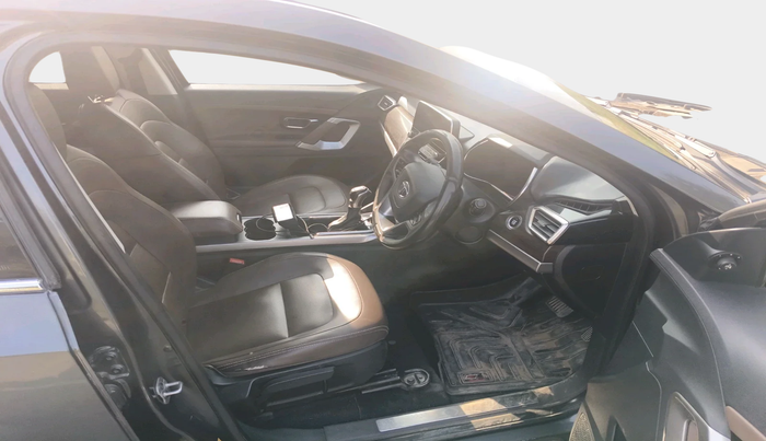 2021 Tata Harrier XZA 2.0L, Diesel, Automatic, 97,968 km, interior