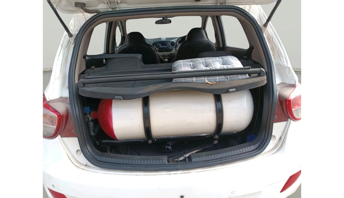 2016 Hyundai Grand i10 SPORTZ AT 1.2 KAPPA VTVT, Petrol, Automatic, 1,09,694 km, exterior