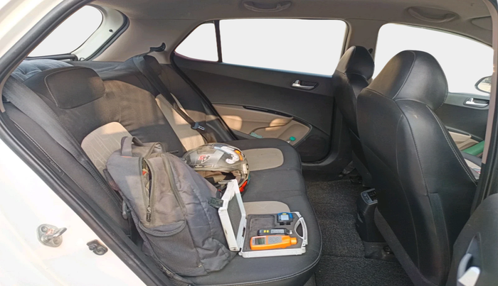 2016 Hyundai Grand i10 SPORTZ AT 1.2 KAPPA VTVT, Petrol, Automatic, 1,09,694 km, interior