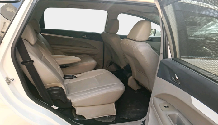 2019 Mahindra MARAZZO M8 7 STR, Diesel, Manual, 54,922 km, interior