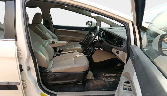 2019 Mahindra MARAZZO M8 7 STR, Diesel, Manual, 54,922 km, interior