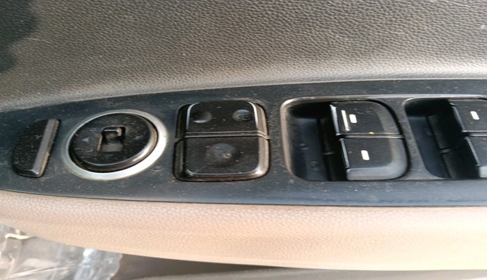 2016 Hyundai Grand i10 SPORTZ 1.2 KAPPA VTVT, Petrol, Manual, 88,464 km, interior