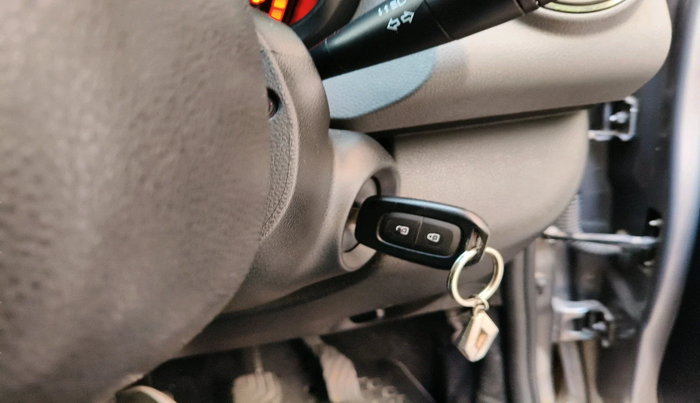 2019 Renault Kwid RXT 0.8 (O), Petrol, Manual, 43,851 km, interior