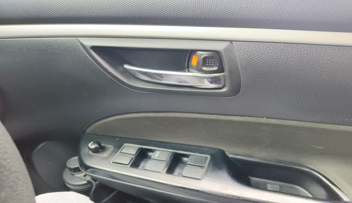 2013 Maruti Swift VXI, Petrol, Manual, 1,29,001 km, interior