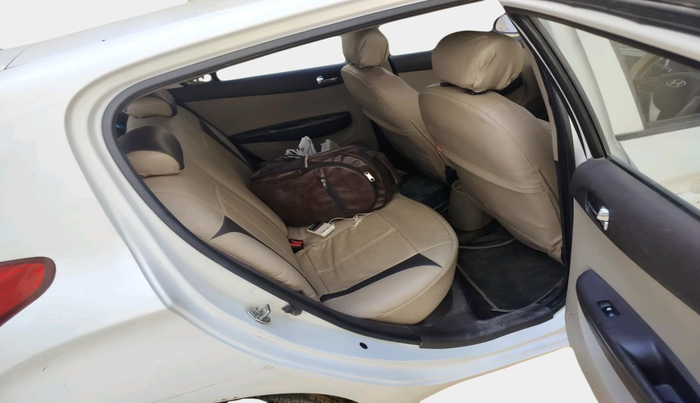 2011 Hyundai i20 SPORTZ 1.2, Petrol, Manual, 55,561 km, interior