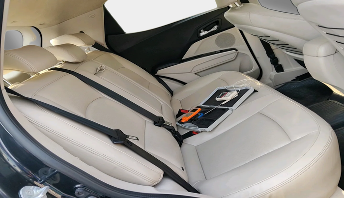 2019 Mahindra XUV300 W8 (O) 1.5 DIESEL, Diesel, Manual, 80,030 km, interior