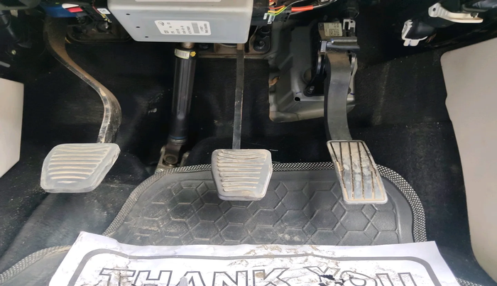 2019 Mahindra XUV300 W8 (O) 1.5 DIESEL, Diesel, Manual, 80,030 km, interior