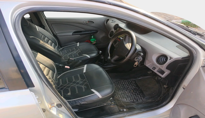 2011 Toyota Etios Liva G, Petrol, Manual, 79,932 km, interior