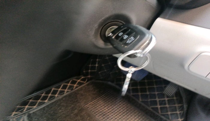 2024 Hyundai GRAND I10 NIOS SPORTZ AMT 1.2 KAPPA VTVT, Petrol, Automatic, 4,044 km, interior