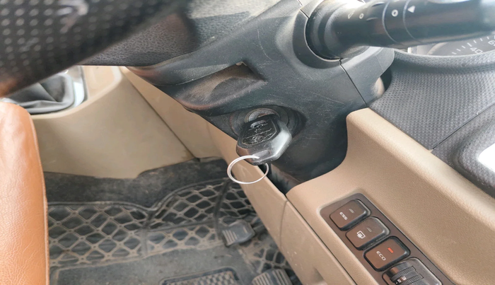 2017 Mahindra TUV300 T8, Diesel, Manual, 88,351 km, interior