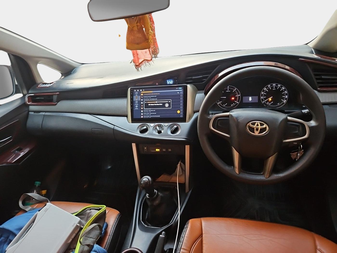 2017 Toyota Innova Crysta 2.4 G 7 STR, Diesel, Manual, 1,64,818 km, interior