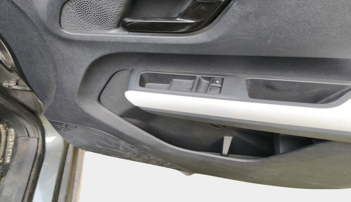 2025 Tata PUNCH PURE MT CNG, Petrol, Manual, 1,621 km, interior
