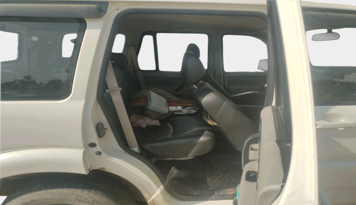 2019 Mahindra Scorpio S7, Diesel, Manual, 1,20,778 km, interior