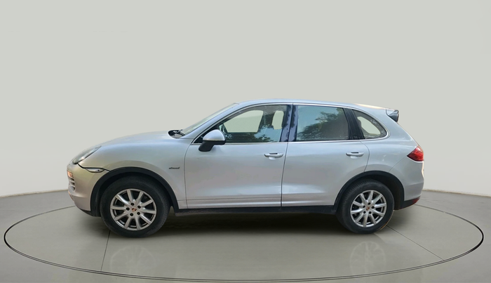 2013 Porsche Cayenne DIESEL, Diesel, Automatic, 1,28,756 km, exterior