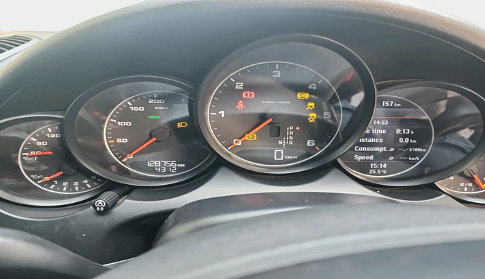 2013 Porsche Cayenne DIESEL, Diesel, Automatic, 1,28,756 km, interior