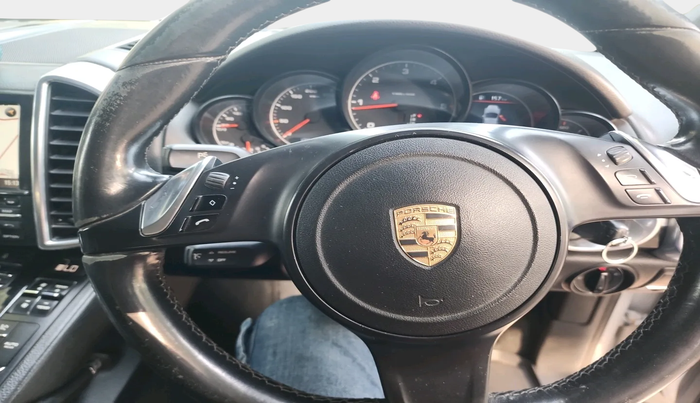 2013 Porsche Cayenne DIESEL, Diesel, Automatic, 1,28,756 km, interior