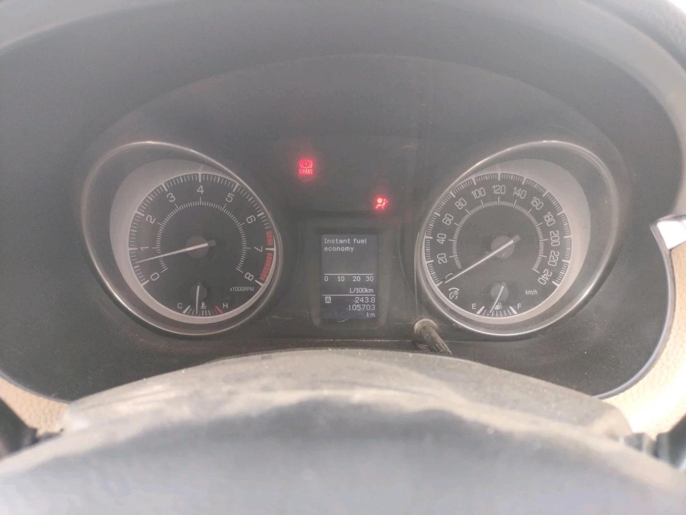 2012 Maruti Kizashi 2.4L MT, Petrol, Manual, 1,05,703 km, interior