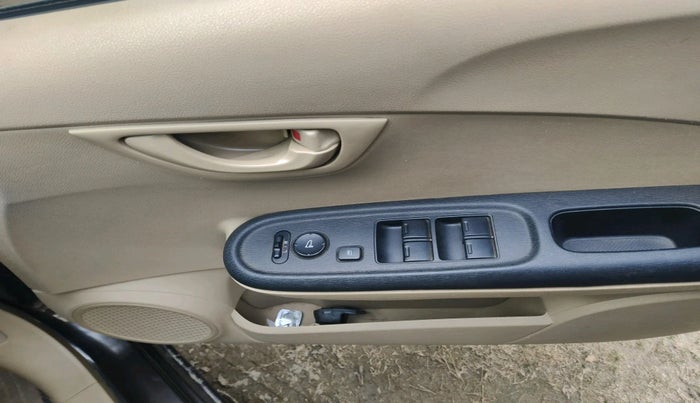 2015 Honda Amaze 1.2L I-VTEC S, Petrol, Manual, 74,172 km, interior