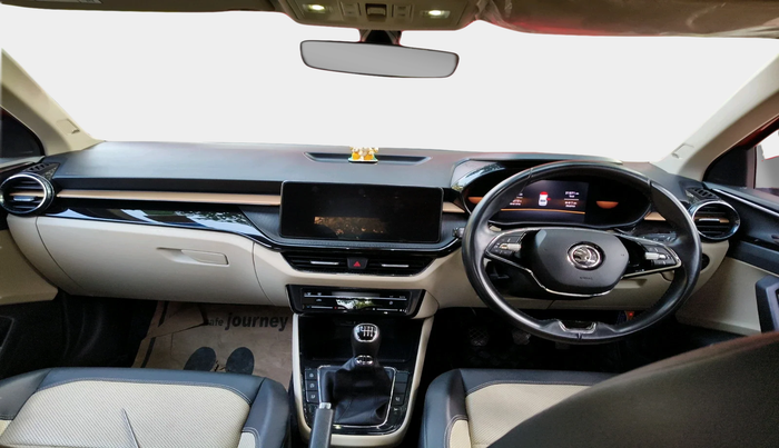 2022 Skoda SLAVIA STYLE 1.5L TSI MT, Petrol, Manual, 31,871 km, interior