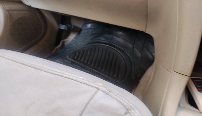 2016 Maruti Swift Dzire LXI, Petrol, Manual, 1,57,851 km, interior