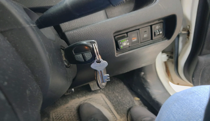 2017 Maruti Swift VXI, Petrol, Manual, 1,77,365 km, interior