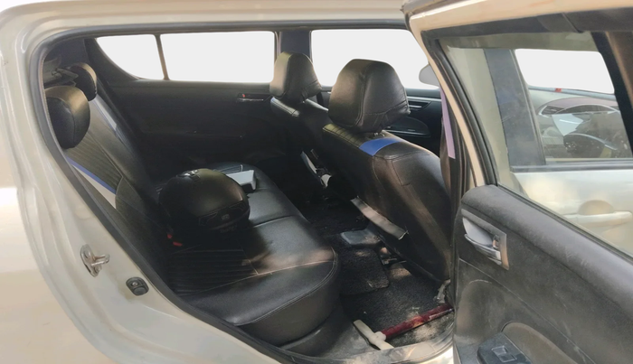 2017 Maruti Swift VXI, Petrol, Manual, 1,77,365 km, interior