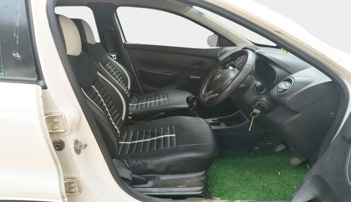 2017 Renault Kwid RXL, Petrol, Manual, 95,246 km, interior