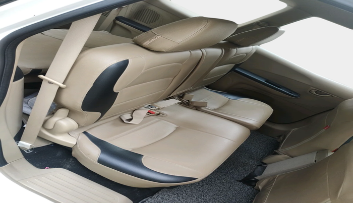 2014 Honda Mobilio 1.5L I-VTEC S, Petrol, Manual, 1,09,234 km, interior