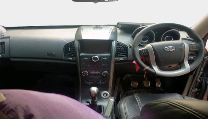 2018 Mahindra XUV500 W10, Diesel, Manual, 92,426 km, interior
