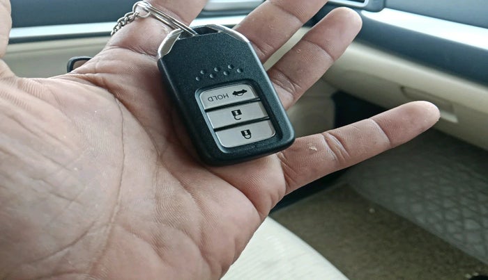 2022 Honda Amaze 1.2L I-VTEC VX CVT, Petrol, Automatic, 35,500 km, interior