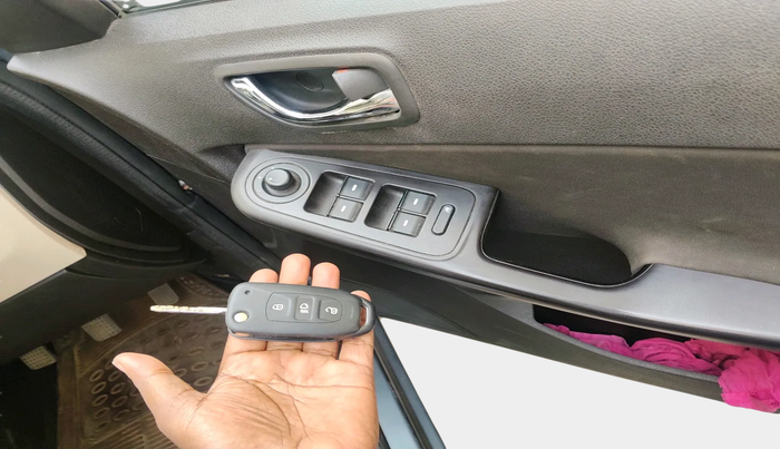 2016 Tata Zest XT PETROL, Petrol, Manual, 1,07,374 km, interior