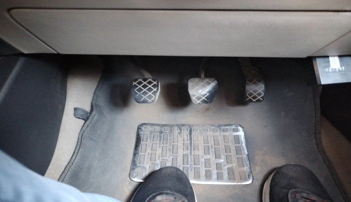 2013 Volkswagen Polo COMFORTLINE 1.2L PETROL, Petrol, Manual, 1,18,885 km, interior