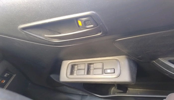 2020 Maruti Swift LXI, Petrol, Manual, 24,946 km, interior