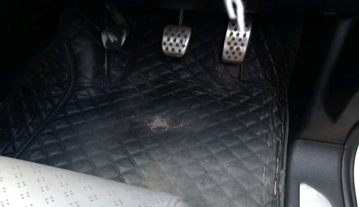 2022 Mahindra XUV700 AX 3 D MT 7 STR, Diesel, Manual, 71,594 km, interior