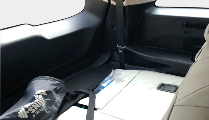 2022 Mahindra XUV700 AX 3 D MT 7 STR, Diesel, Manual, 71,594 km, interior