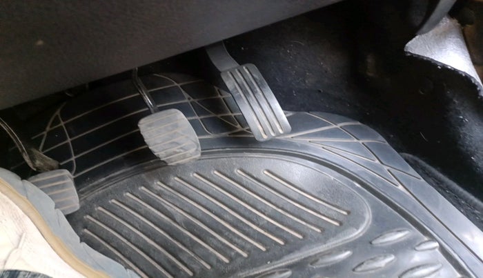 2018 Nissan Terrano XL (P), Petrol, Manual, 1,18,038 km, interior