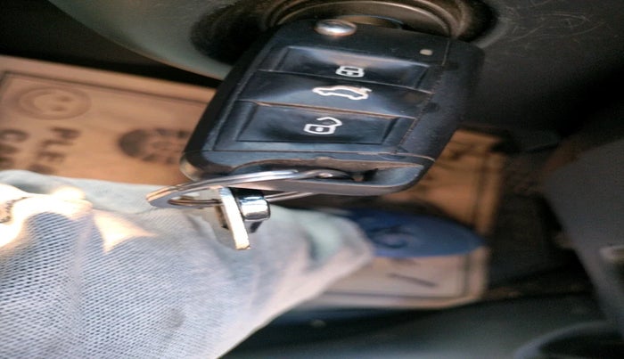 2015 Skoda Octavia ELEGANCE 1.8 TSI AT, Petrol, Automatic, 1,06,298 km, interior