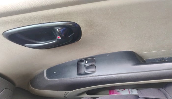 2013 Hyundai i10 ERA 1.1, Petrol, Manual, 76,586 km, interior