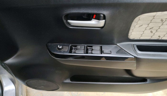 2017 Maruti Wagon R 1.0 VXI+, Petrol, Manual, 73,391 km, interior