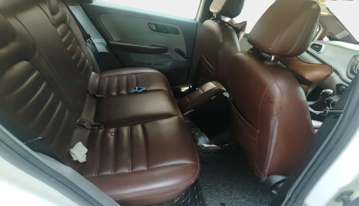 2020 Tata ALTROZ XE DIESEL, Diesel, Manual, 62,575 km, interior