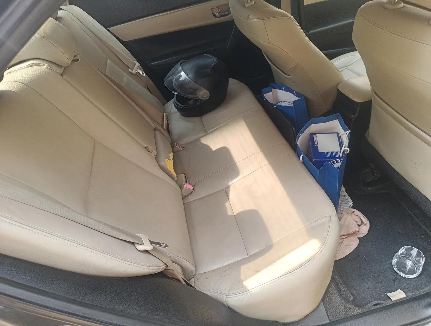 2015 Toyota Corolla Altis VL CVT PETROL, Petrol, Automatic, 1,18,582 km, interior