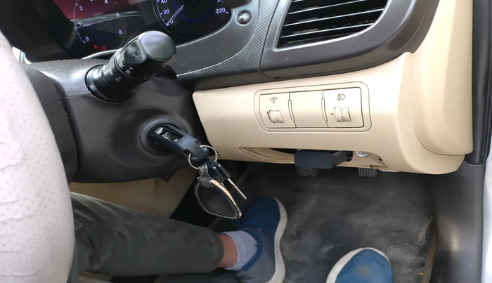 2012 Hyundai Verna FLUIDIC 1.6 CRDI SX, Diesel, Manual, 1,39,820 km, interior