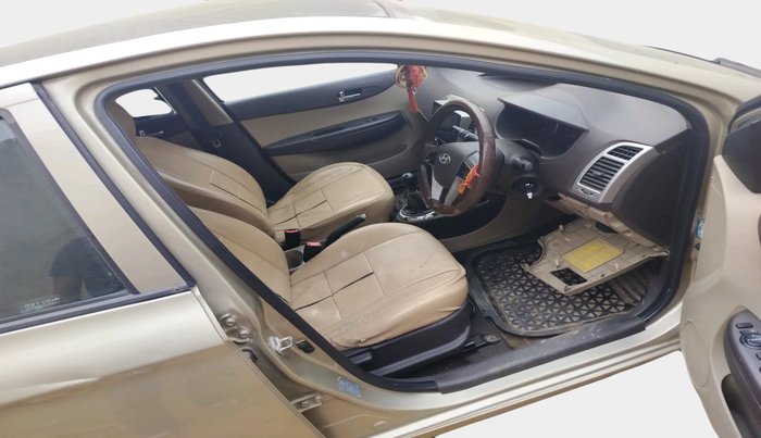 2010 Hyundai i20 SPORTZ 1.2, Petrol, Manual, 1,11,078 km, interior