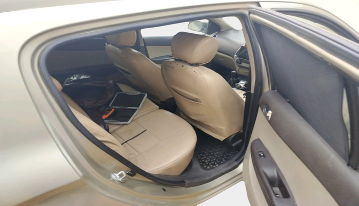 2010 Hyundai i20 SPORTZ 1.2, Petrol, Manual, 1,11,078 km, interior