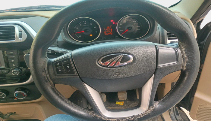 2016 Mahindra TUV300 T8, Diesel, Manual, 1,13,304 km, interior