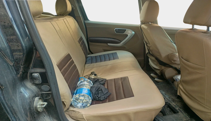 2016 Mahindra TUV300 T8, Diesel, Manual, 1,13,304 km, interior