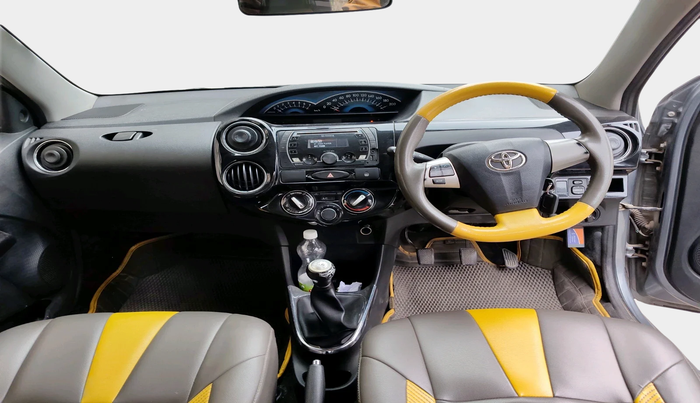 2014 Toyota Etios CROSS 1.5 V, Petrol, Manual, 66,337 km, interior