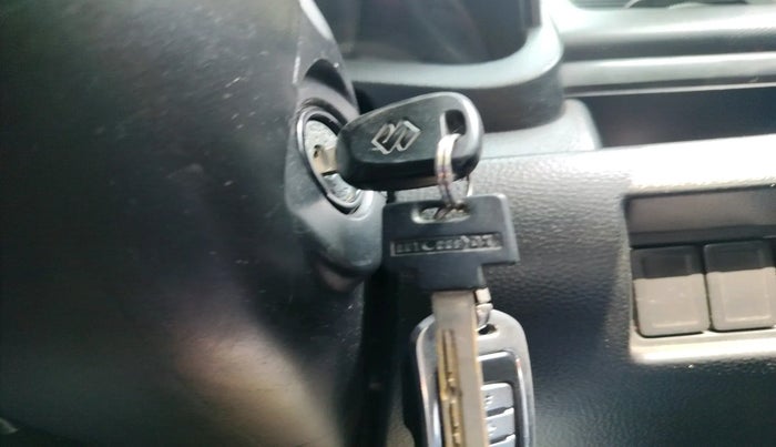 2013 Maruti Swift LXI, Petrol, Manual, 1,05,850 km, interior