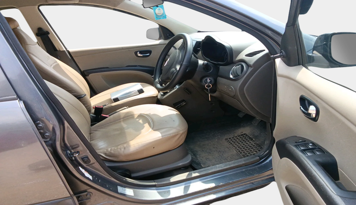 2015 Hyundai i10 SPORTZ 1.1, Petrol, Manual, 40,615 km, interior