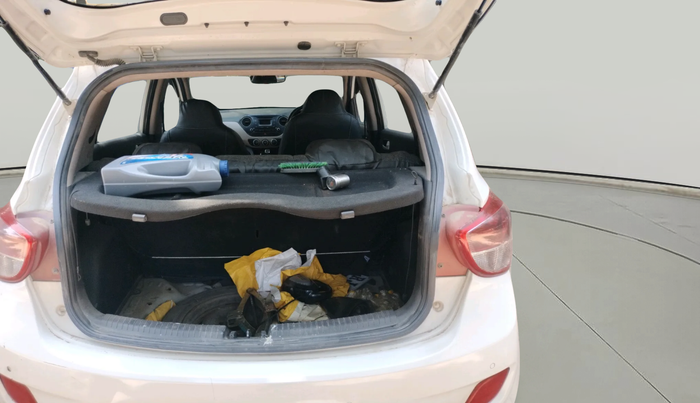 2015 Hyundai Grand i10 SPORTZ 1.2 KAPPA VTVT, Petrol, Manual, 2,00,819 km, exterior